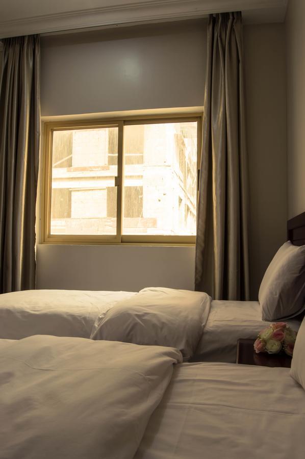 Wardah Hotel Apartments Шарджа Экстерьер фото