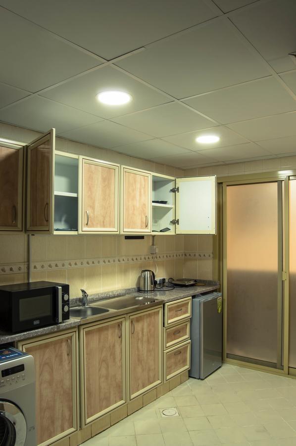 Wardah Hotel Apartments Шарджа Экстерьер фото